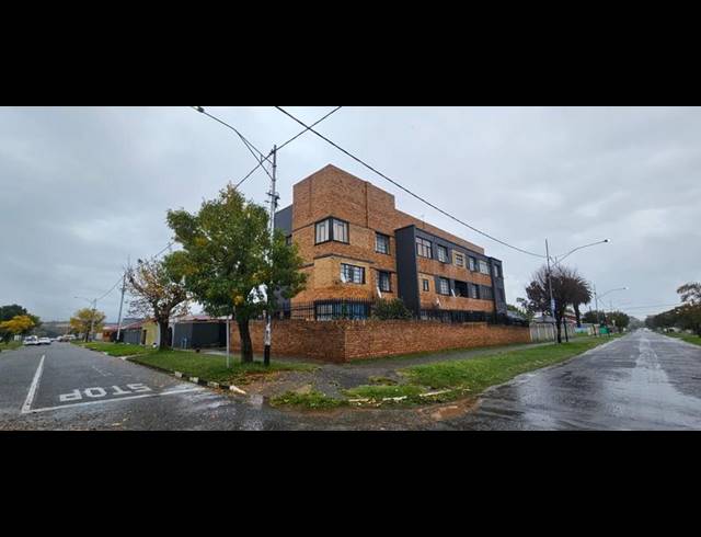 2 BEDROOM APARTMENT FOR SALE IN FOREST HILL